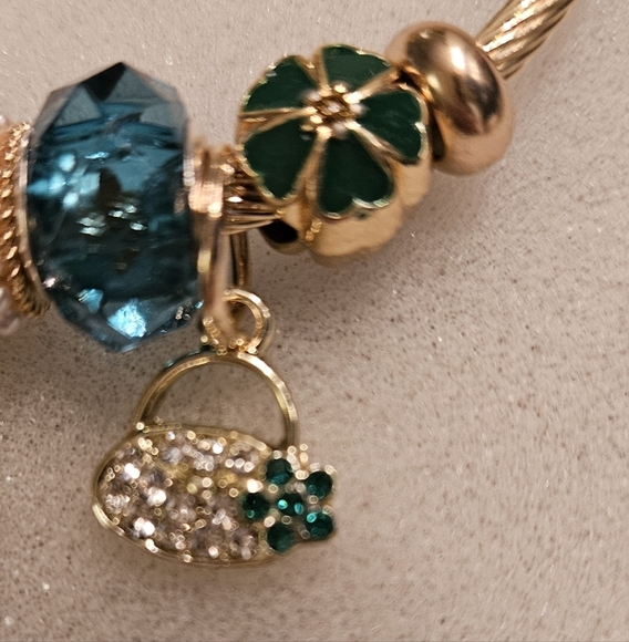 Elegant Gold and Green Charm Bracelet - Picture 2 of 5